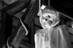 Dangling Boney - Hangman Kicking Prop