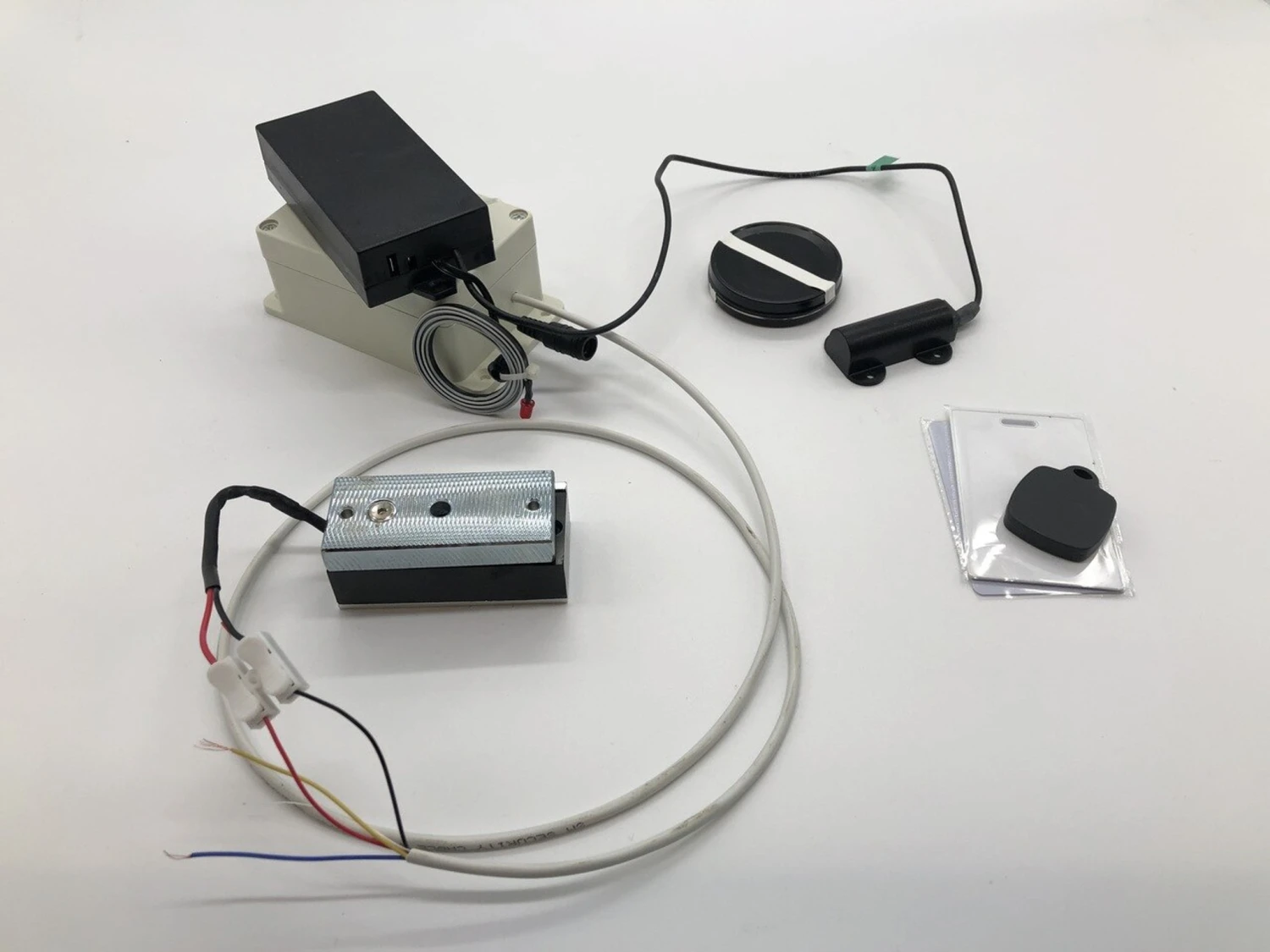 Easy Pair RFID Sensor Escape Room Prop - Swipe & Pair